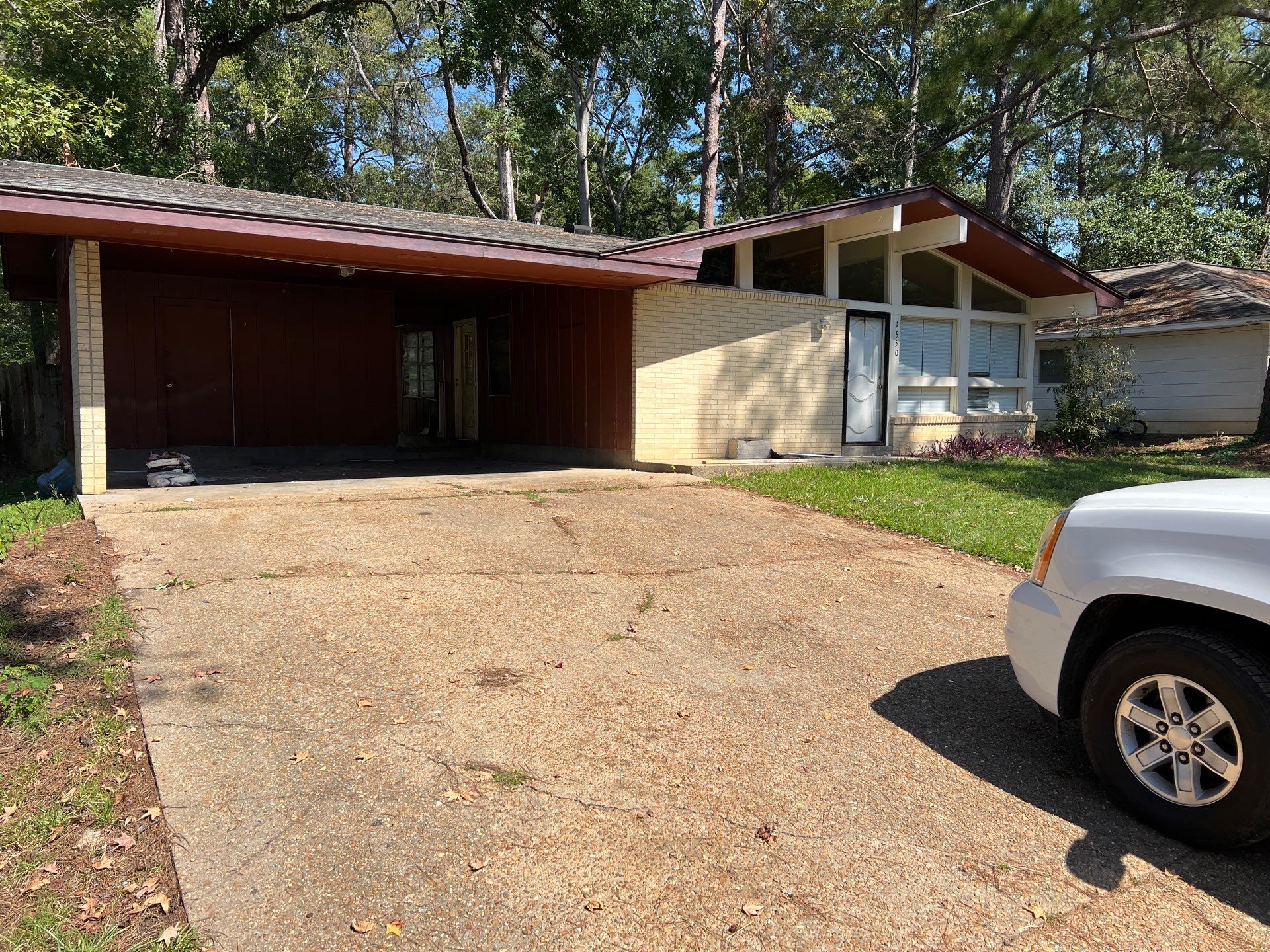 1550 Wood Glen Drive
