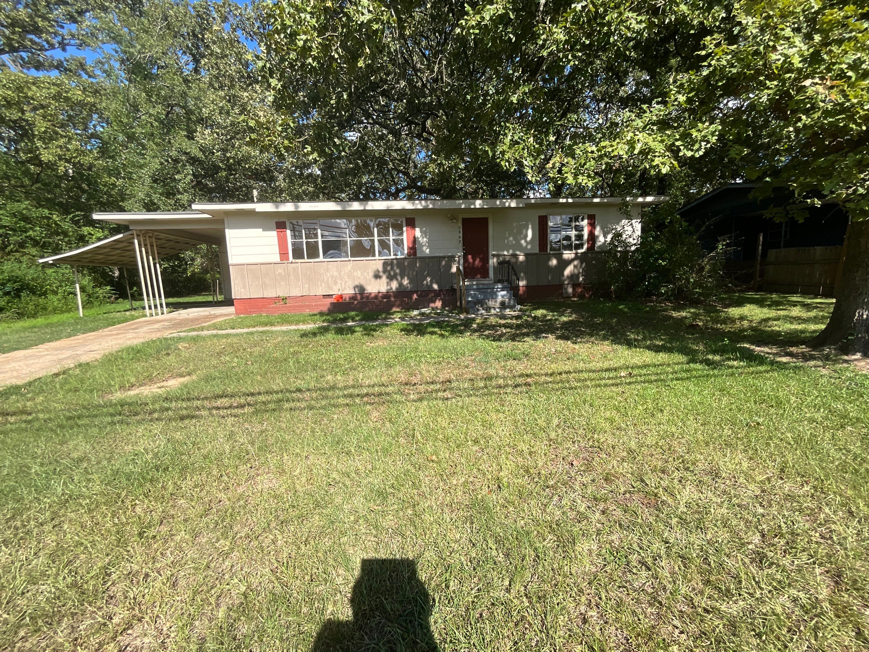2862 Oak Forest Drive