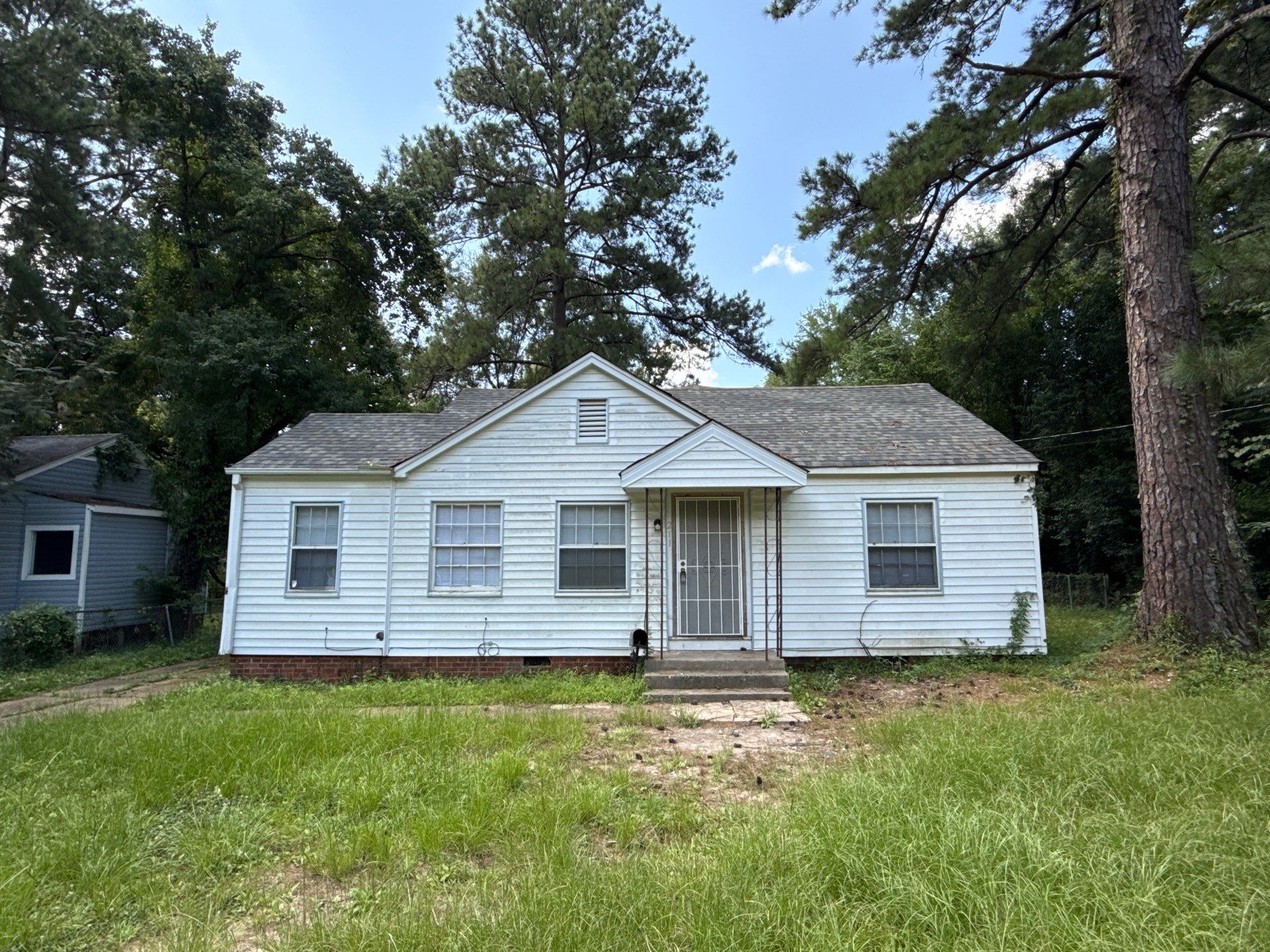 211 West Santa Clair Street